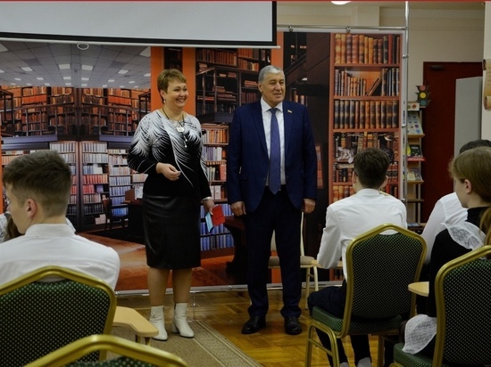 Депутат Гордумы Краснодара Аслан Нехай провёл тематический классный час в школе №101