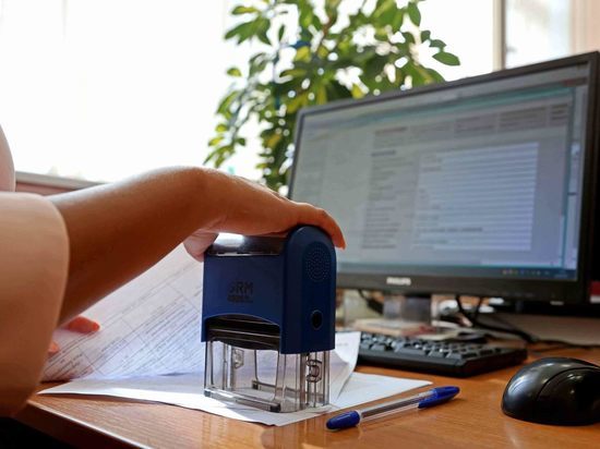 Увеличилась и доля заявлений, направляемых заявителями в электронном формате