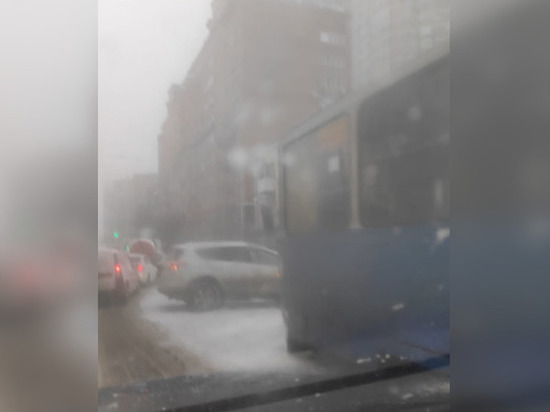 В центре Ростова из-за ДТП на ж/д путях остановилось движение трамваев