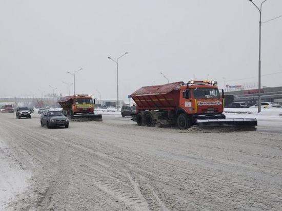 Уфимские улицы очищают от снега 269 единиц коммунальной техники