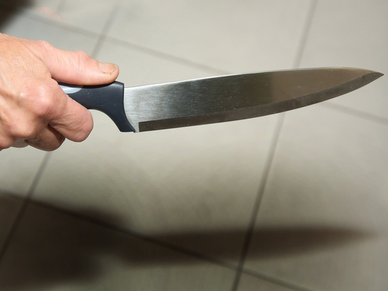 В Пушкино мужчина ударил приятеля ножом в пах после застолья