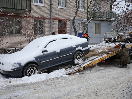 Полицейские задержали новгородца по подозрению в подделке страховых полисов на авто