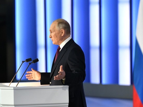 Политолог Крутаков оценил заявление Путина о приостановке СНВ