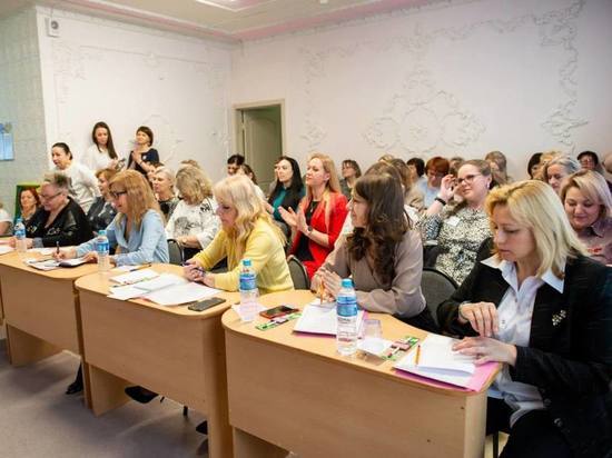В финале конкурса «Ступеньки мастерства – 2023» соревновались десять педагогов