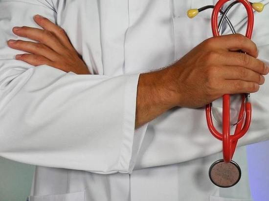 Руководителя больницы в Бурятии оштрафовали за несвоевременный отчет