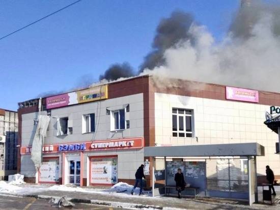 При обстреле Шебекино снаряды попали в торговый центр: один человек сильно пострадал