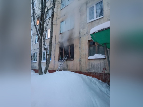 При пожаре в пятиэтажке в Кировске пострадал один человек