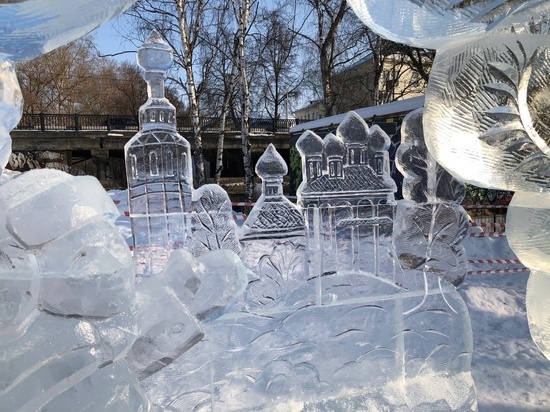 Жителям Вологды предлагают сделать фотографию с ледяными скульптурами и выиграть памятный приз