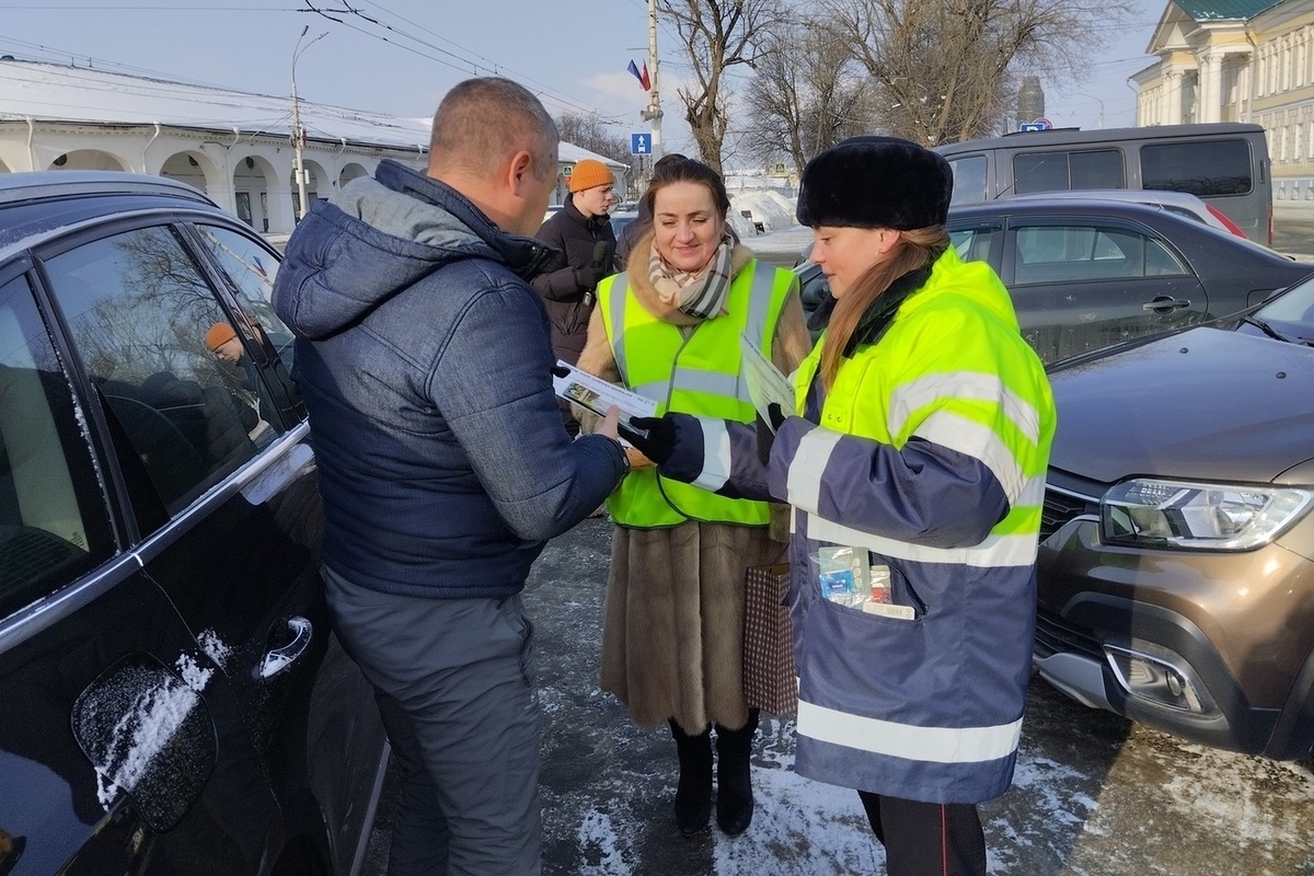 Обеспечение безопасности участников движения под силу костромским мужчинам