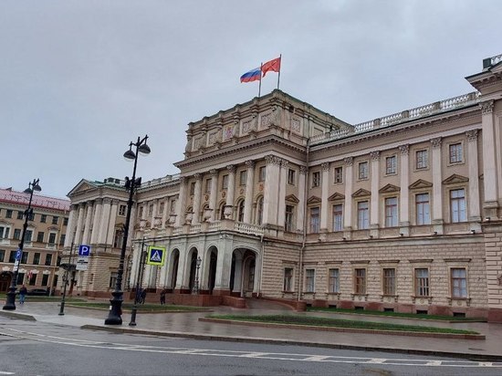 Петербургский ЗакС принял в первом чтении закон, разрешающий снос исторических зданий