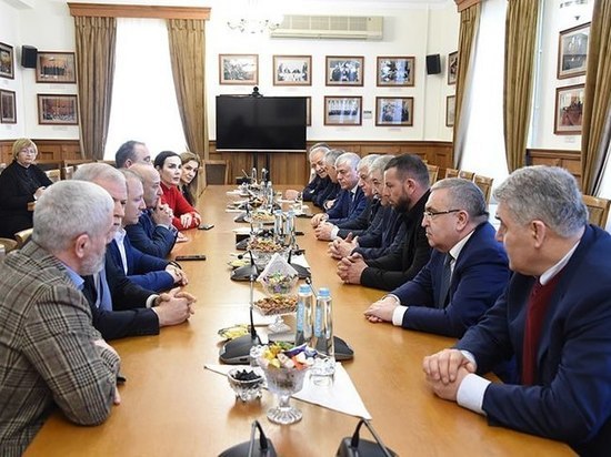 Депутаты в Дагестане встретились с Расимом  Гаджиагаевым