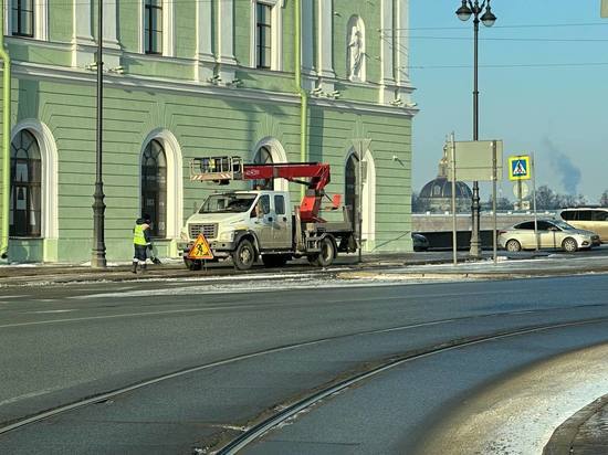 Из-за снега для петербургских коммунальщиков выходные пройдут в рабочем режиме
