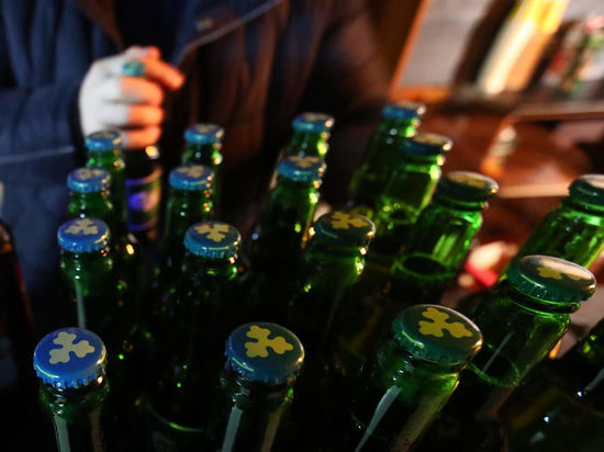 Алкоголь провоцирует агрессию: как вести себя родственникам зависимых