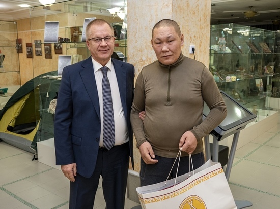 Глава Ямальского района поздравил с Днем защитника Отечества вернувшихся с фронта земляков