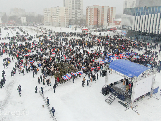 Пензенцы приняли участие в митинг-концерте «Слава защитникам Отечества»