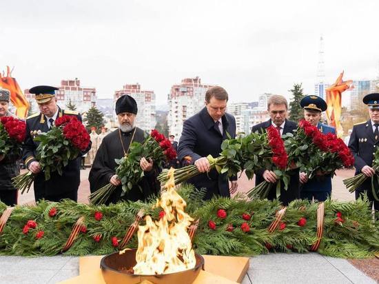 Во всех районах Сочи проходят возложения цветов к мемориалам воинской славы
