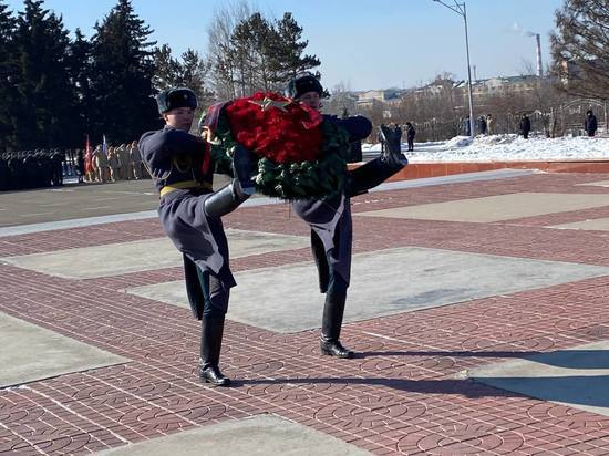 Торжественный митинг в День защитника Отечества прошел на мемориале в Чите