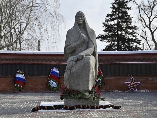 На Воздвиженском кладбище почтили память павших воинов