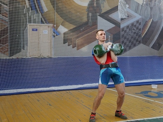 Псковские росгвардейцы одержали победу в соревнованиях по гиревому спорту