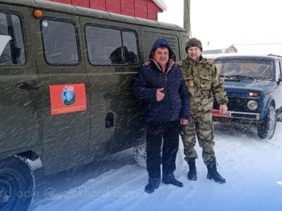 В Салехарде готовят 2 внедорожника для отправки в зону СВО