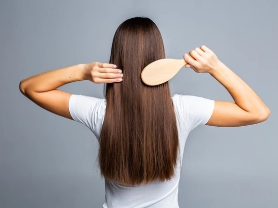 Как восстановить волосы в домашних условиях: эксперты раскрыли 5 хитростей