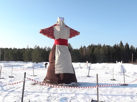 Костромские рекорды: в Шарье соорудили чучело Масленицы высотой в 7 метров