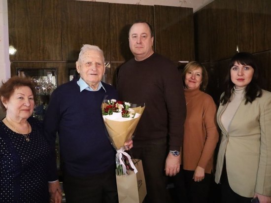 Глава Серпухова поздравил ветеранов с Днем защитника Отечества