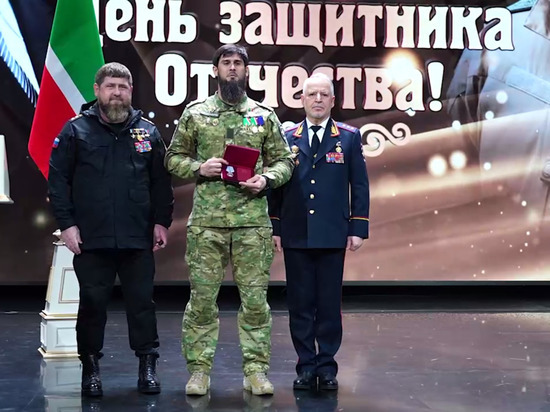 Кадыров передал госнаграды отличившимся в СВО чеченским бойцам