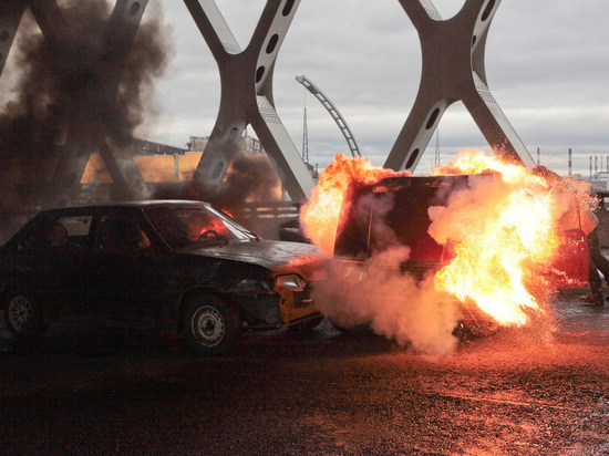 От Lexus до Lada: в Московском районе в ночь на 25 февраля сгорели три автомобиля