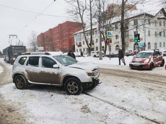 В Туле на улице Тимирязева произошло ДТП