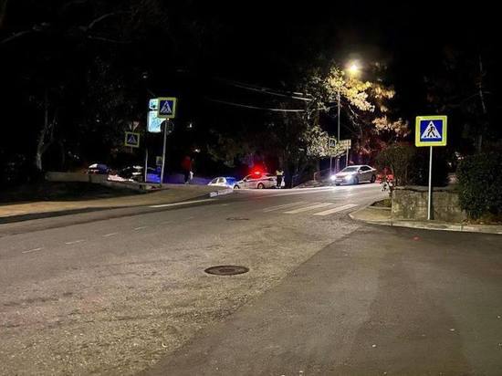 В Сочи неизвестный сбил 15-летнюю девочку, переходившую дорогу по «зебре»