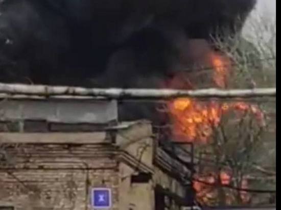 Кличко сообщил о сильном пожаре на заводе в Киеве