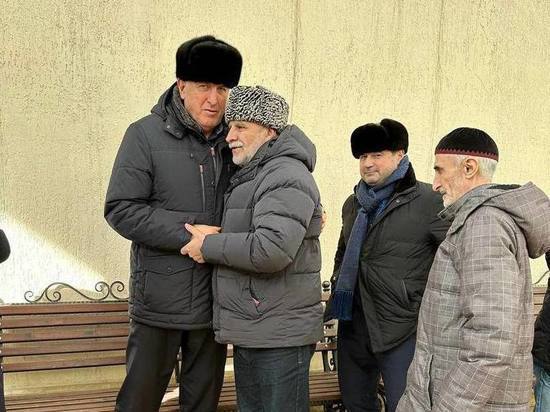 Премьер-министр Дагестана посетил семью Нурмагомеда Гаджимагомедова