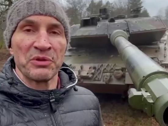 Брат мэра Киева Владимир Кличко прокатился на немецком танке Leopard