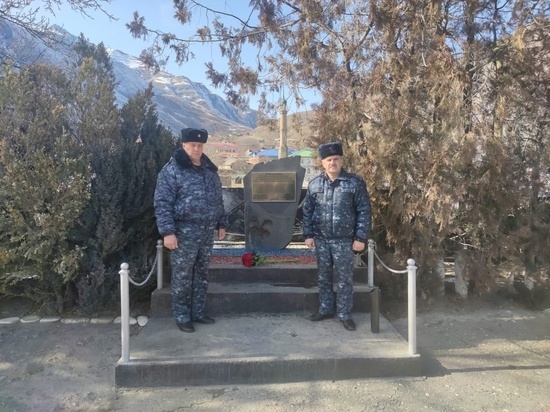 В Дагестане почтили память погибших липецких полицейских
