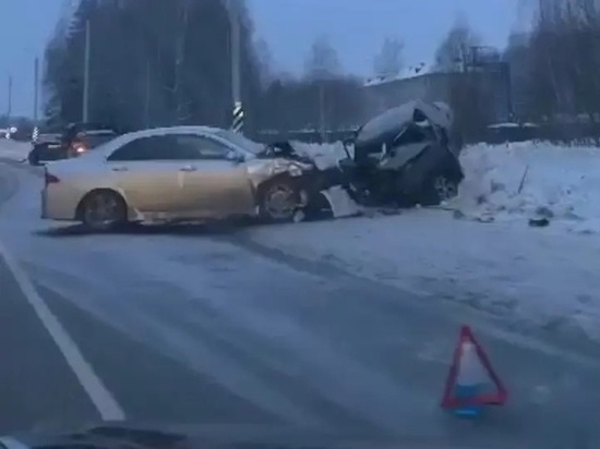 Костромские ДТП: на дороге в Иваново в аварии пострадала беременная женщина