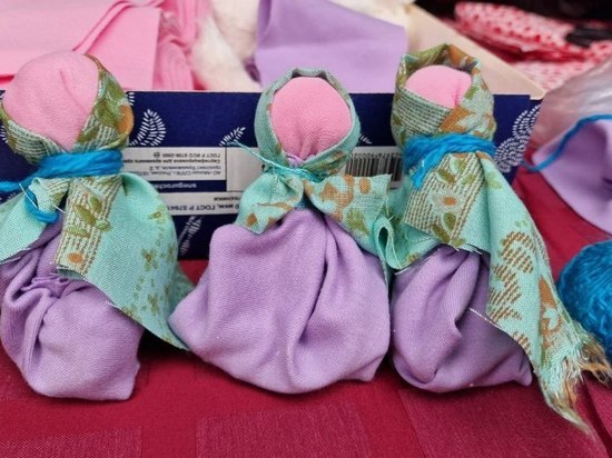 Жители Ессентуков сделали талисманы для участников СВО