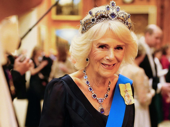 Daily Mail: жену короля Карла III Камиллу решили официально называть королевой