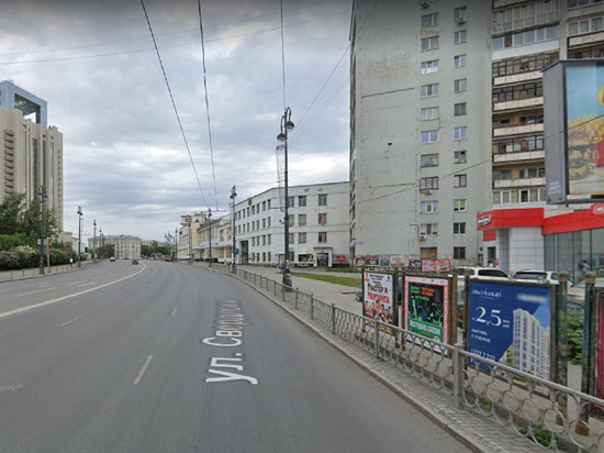 В Екатеринбурге неизвестные разбили двери кофейни Bonne vie и украли тысячу рублей