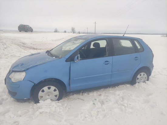 В Воронежской области 72-летняя женщина получила травмы при съезде автомобиля в кювет