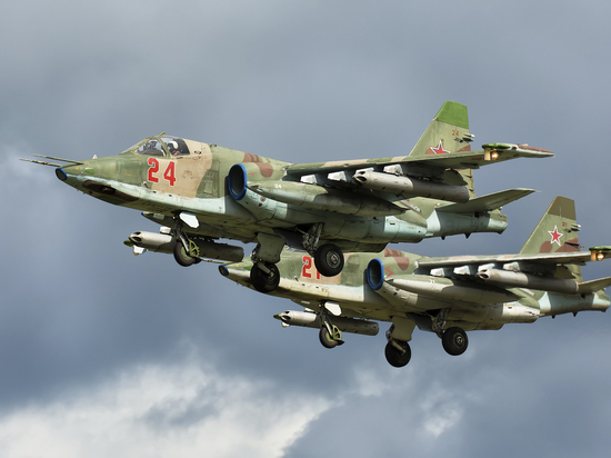 Российские штурмовики Су-25 нанесли удары по ВСУ в Авдеевке фугасными бомбами