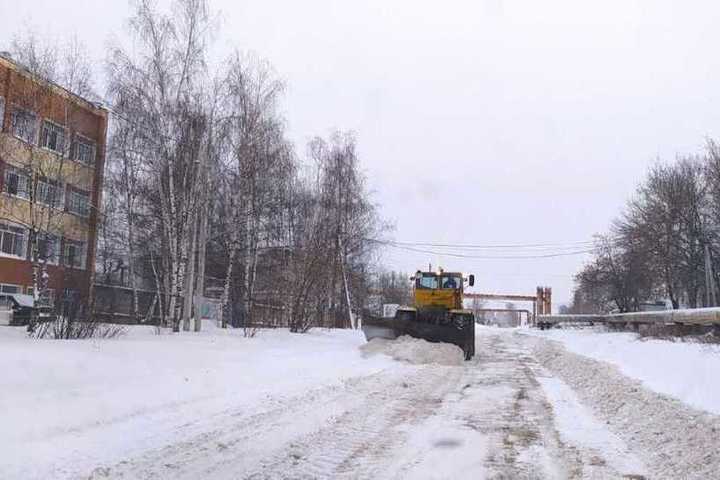 Из-за рекордного снегопада, власти Костромы активизировали противогололёдные работы на городских трассах