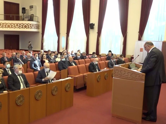 Председатель правительства Дагестана выступит на сессии НС РД