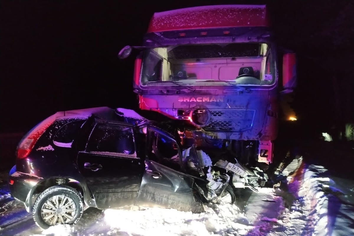 Водитель Lada Kalina погиб на трассе между Томском и Новосибирском - МК Томск