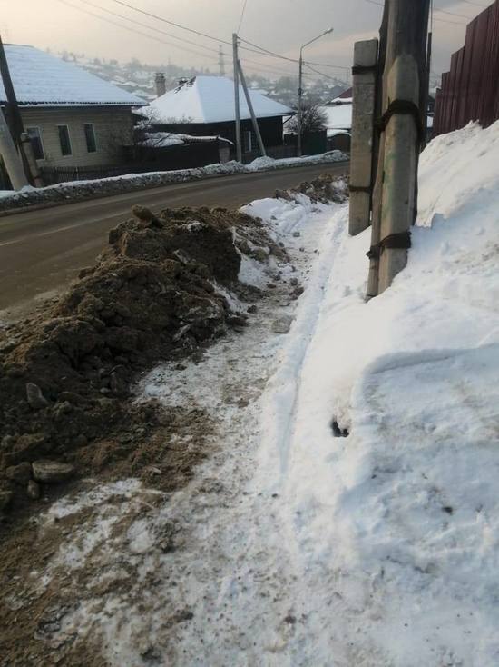 Жители Свердловского района Красноярска возмутились очисткой дорог от снега