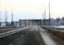 Движение на 504-м километре трассы М-11, соединяющей Петербург и Москву, запущено в штатном режиме. Накануне там случилась массовая авария с участием нескольких десятков машин.