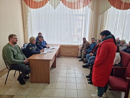 В Орловской области люди пьют грязную воду и задыхаются от едкого запаха из-за мусорного полигона