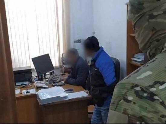 Чиновника в Дагестане обвиняют в превышении полномочий