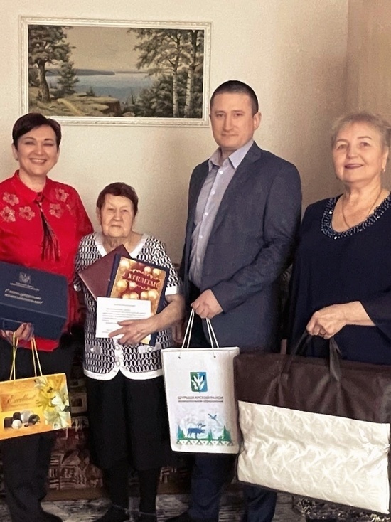Жительнице Шурышкарского района поздравление с 95-летием передал Путин