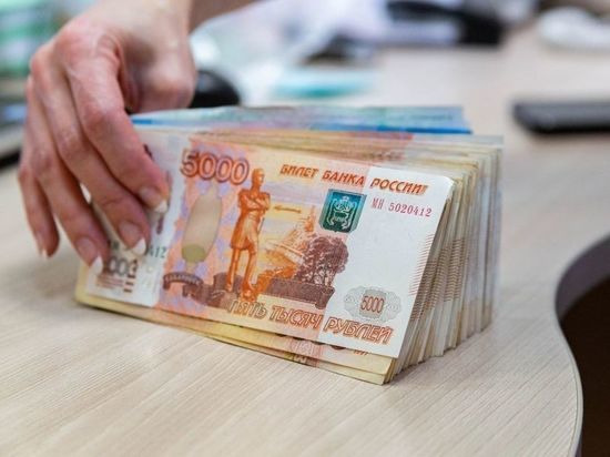 Пообщалась с «серьёзными людьми»: 63-летняя омичка перевела телефонным мошенникам полмиллиона рублей